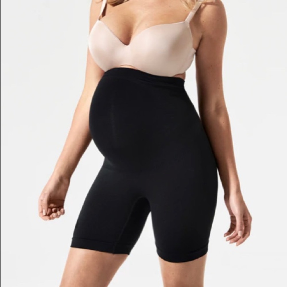 Blanqi maternity biker shorts in black. Size large